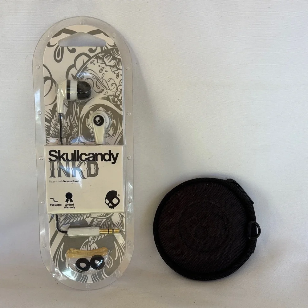 BRAND NEW SKULLCANDY INK'D EARBUDS WITH BLACK CASE